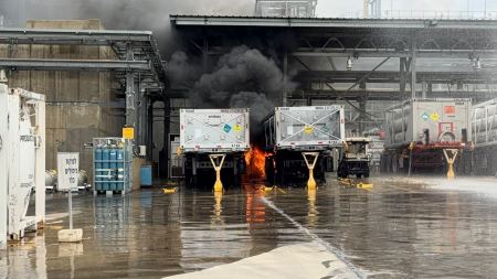 انهيار مبنى في تل أبيب وحريق في مصنع إنتل بكريات غات ومصرع شخص بحادث طرق في الشمال